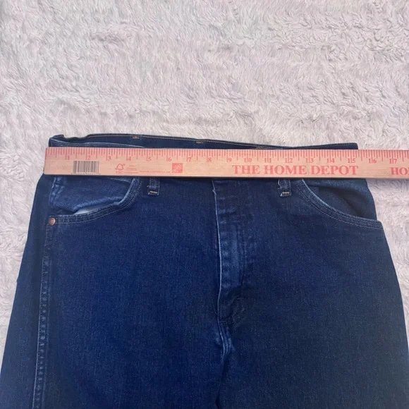 Vintage Wrangler Men’s Dark Wash Denim Jeans Size 32x34 – Classic Straight fit - Picture 3 of 6